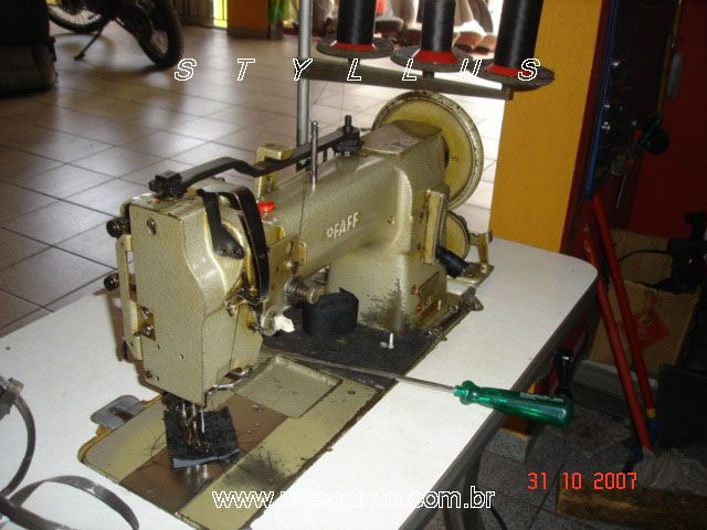 Maquina de costura industrial